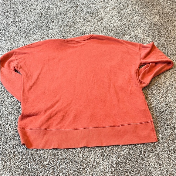 Time and Tru Coral Crewneck Top - Picture 3 of 4